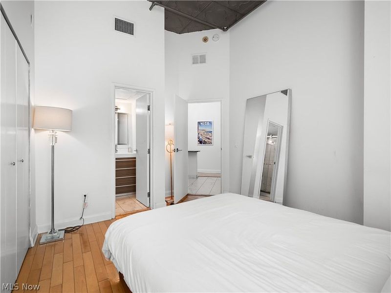 408 W Saint Clair Avenue , Unit 215, Cleveland, OH 44113 Photo 12