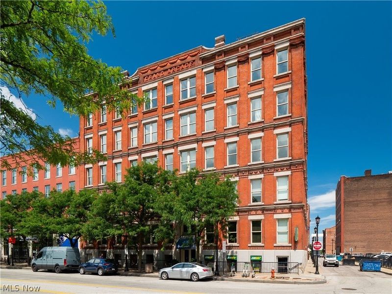 408 W Saint Clair Avenue , Unit 215, Cleveland, OH 44113 Photo 2