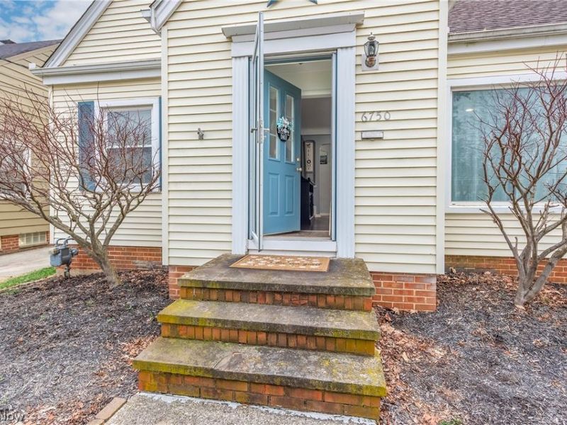 6750 Commonwealth Boulevard, Parma Heights, OH 44130 Photo 2