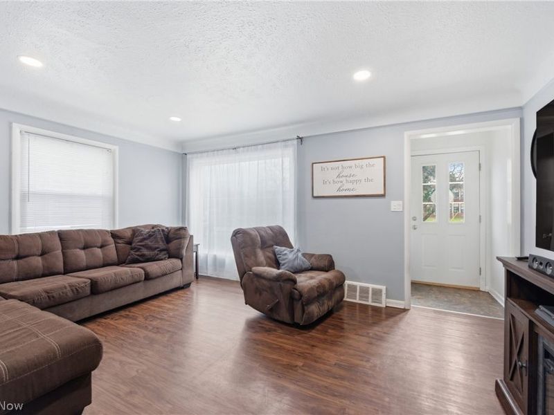 6750 Commonwealth Boulevard, Parma Heights, OH 44130 Photo 4