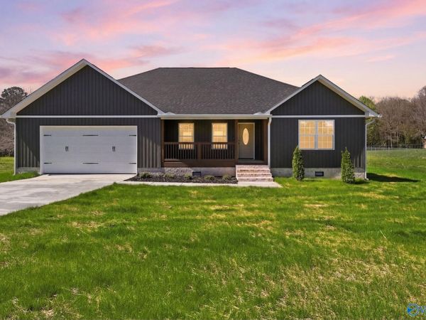 117 Creekside Drive, Albertville, AL 35950