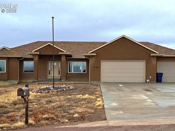 1194 E Gunpowder Lane, Pueblo, CO 81007