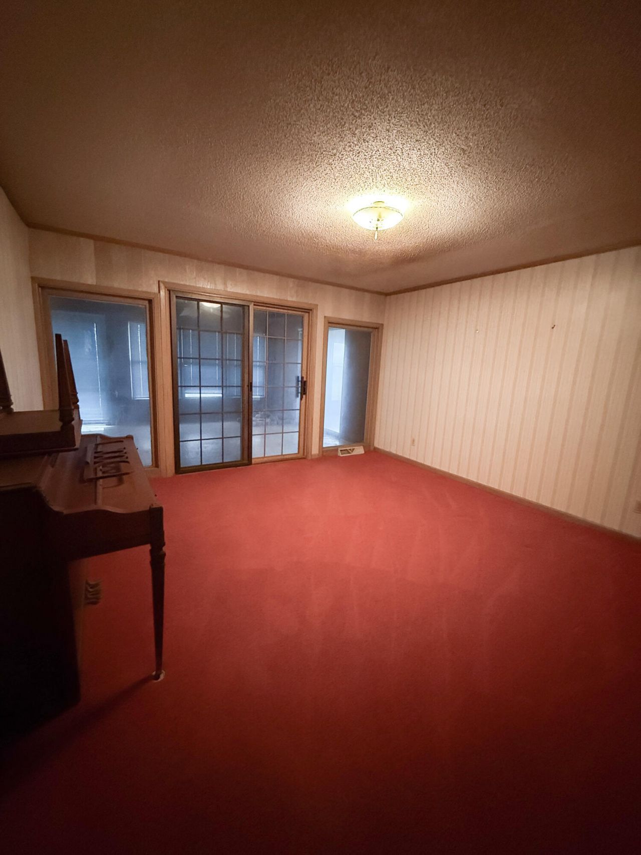 720 E Erie Avenue Photo 12