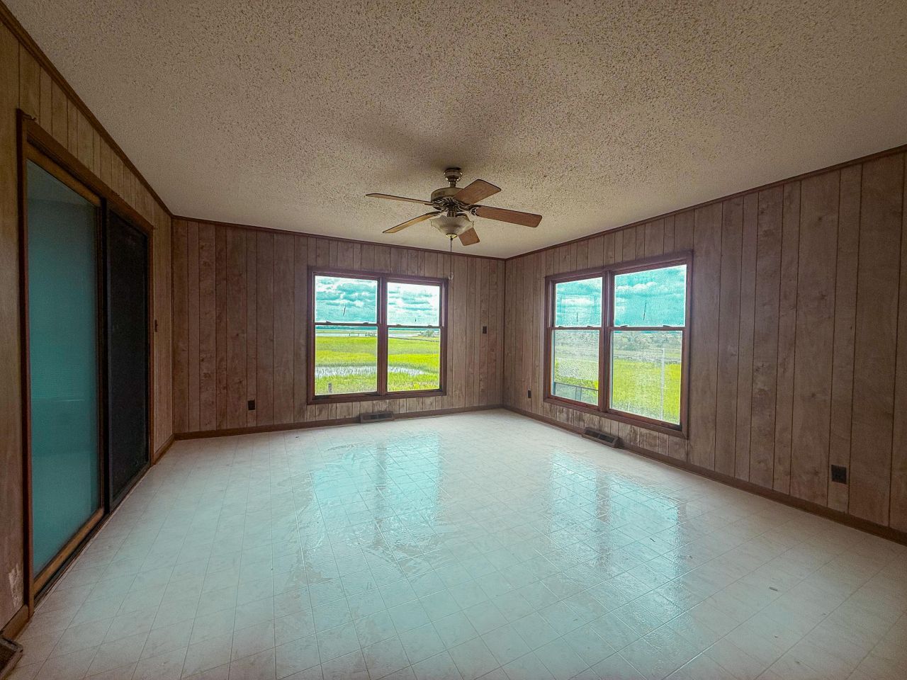 720 E Erie Avenue Photo 15