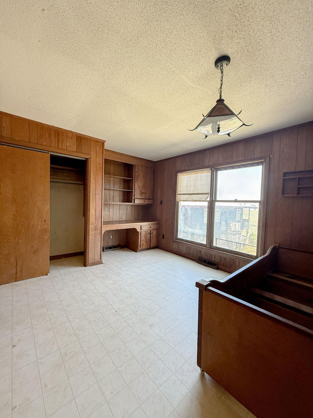 720 E Erie Avenue Photo 16