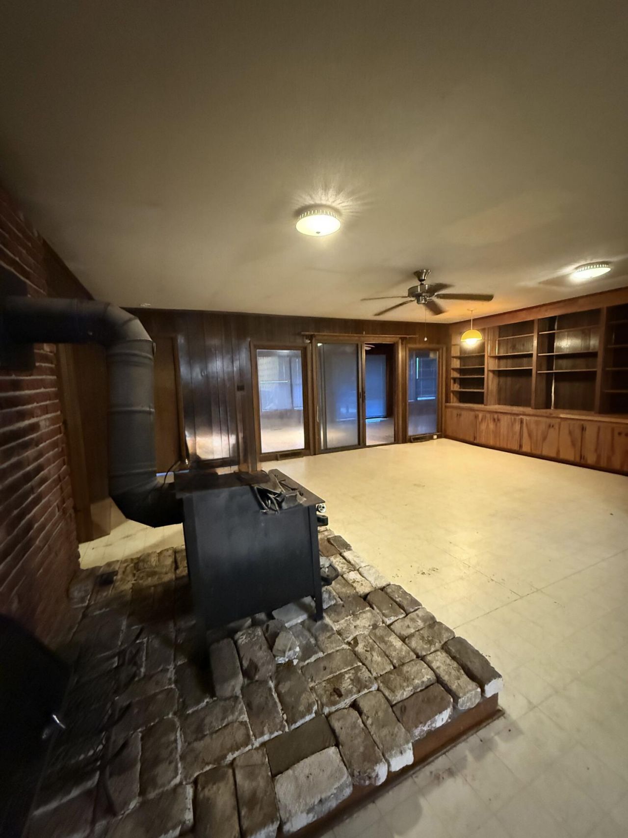 720 E Erie Avenue Photo 6