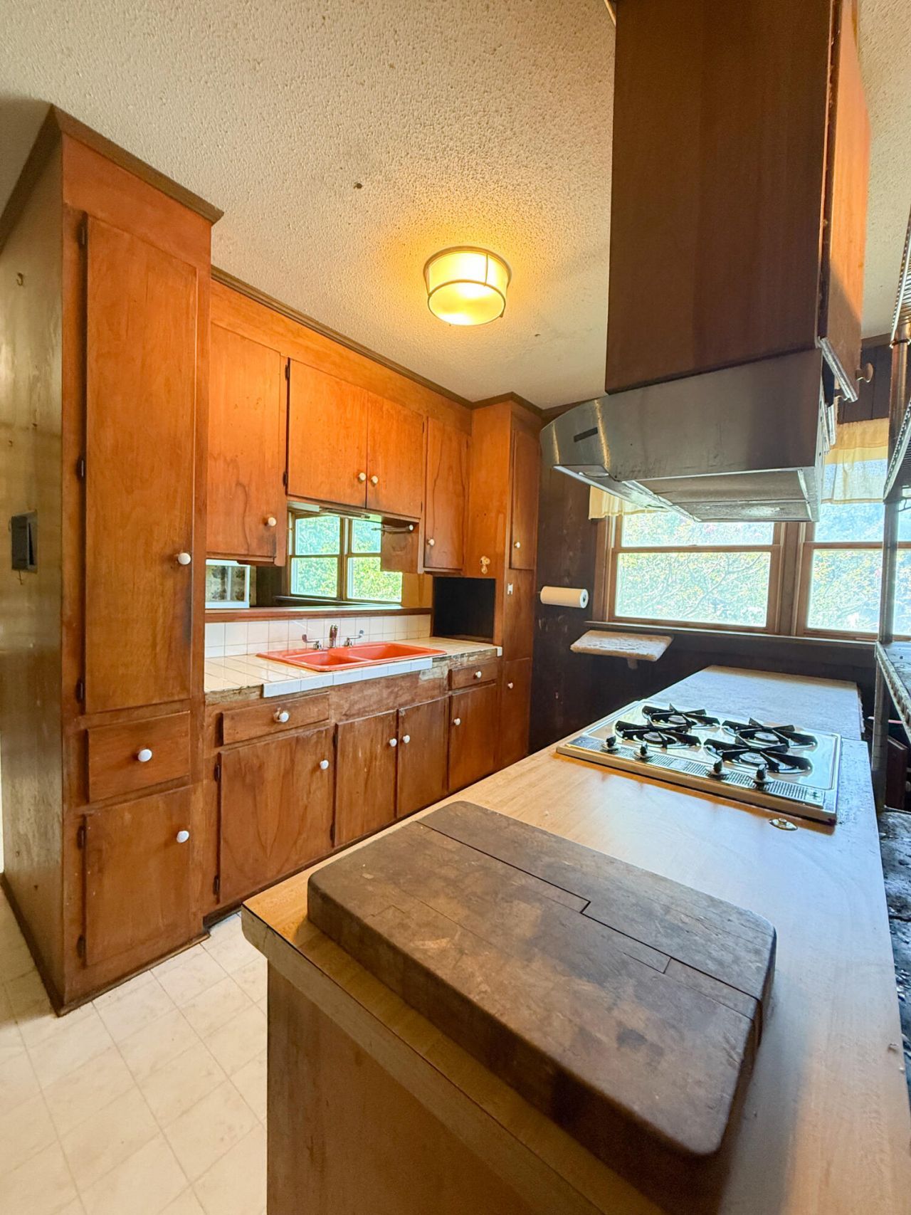 720 E Erie Avenue Photo 7