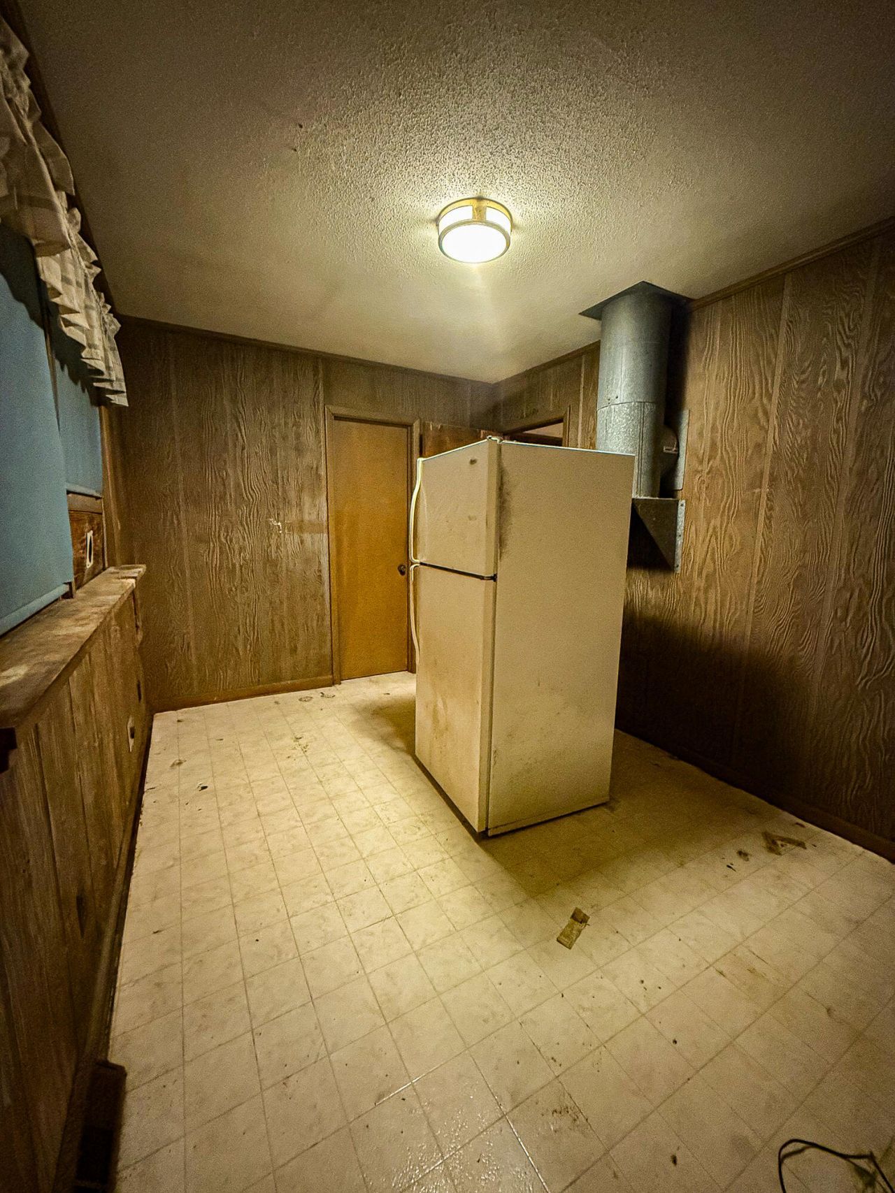 720 E Erie Avenue Photo 9