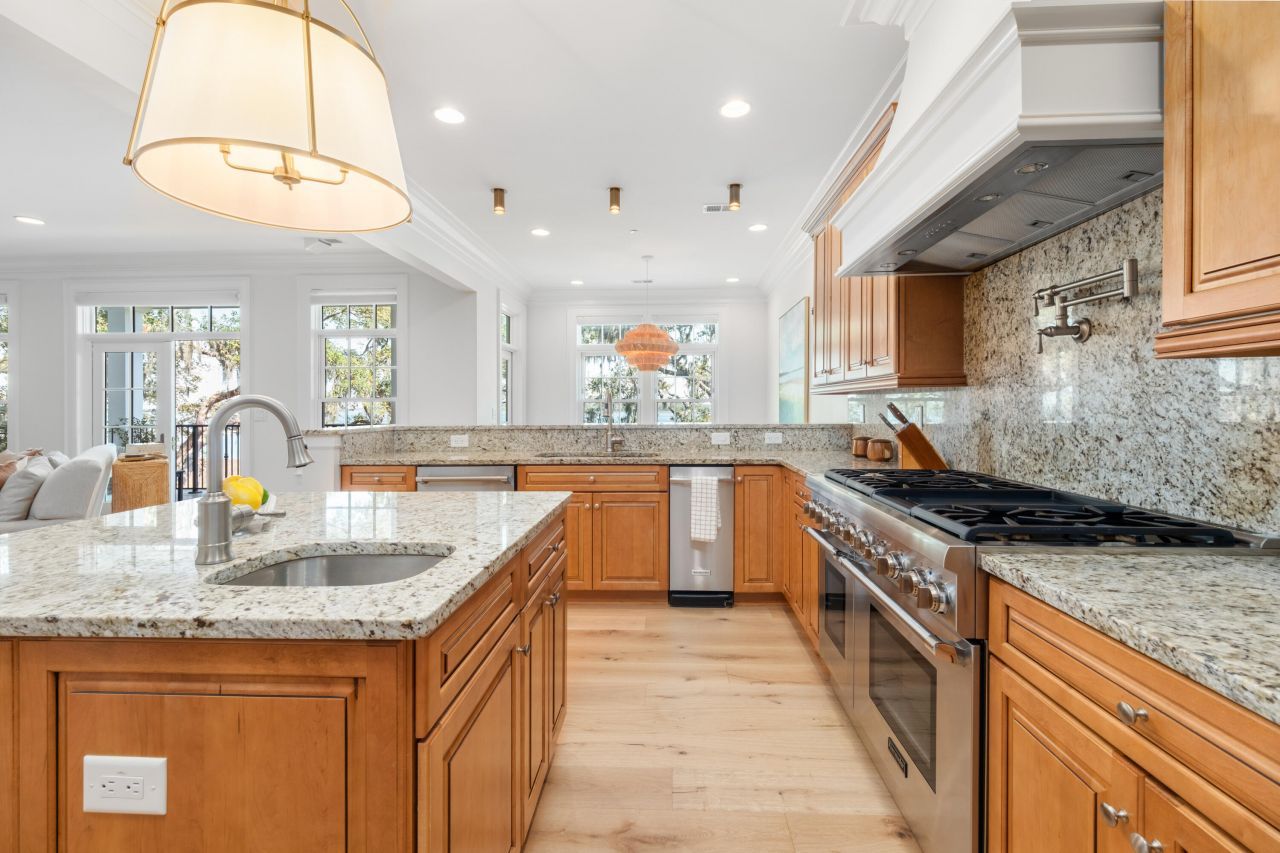 108 Fairbanks Oak Alley Photo 19