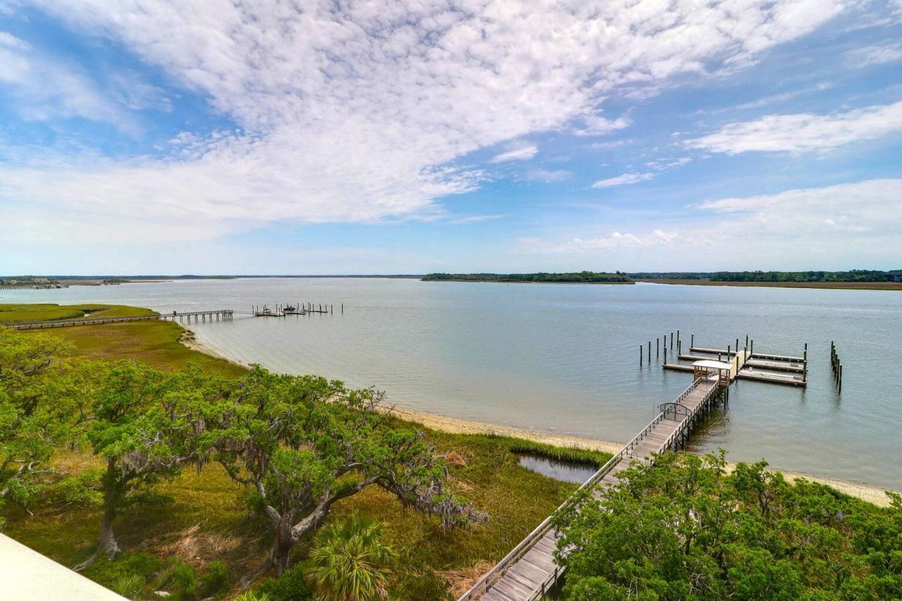 108 Fairbanks Oak Alley Photo 4