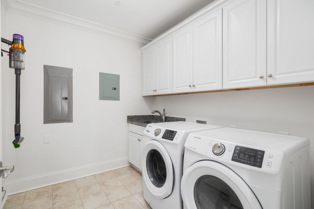 108 Fairbanks Oak Alley Photo 6