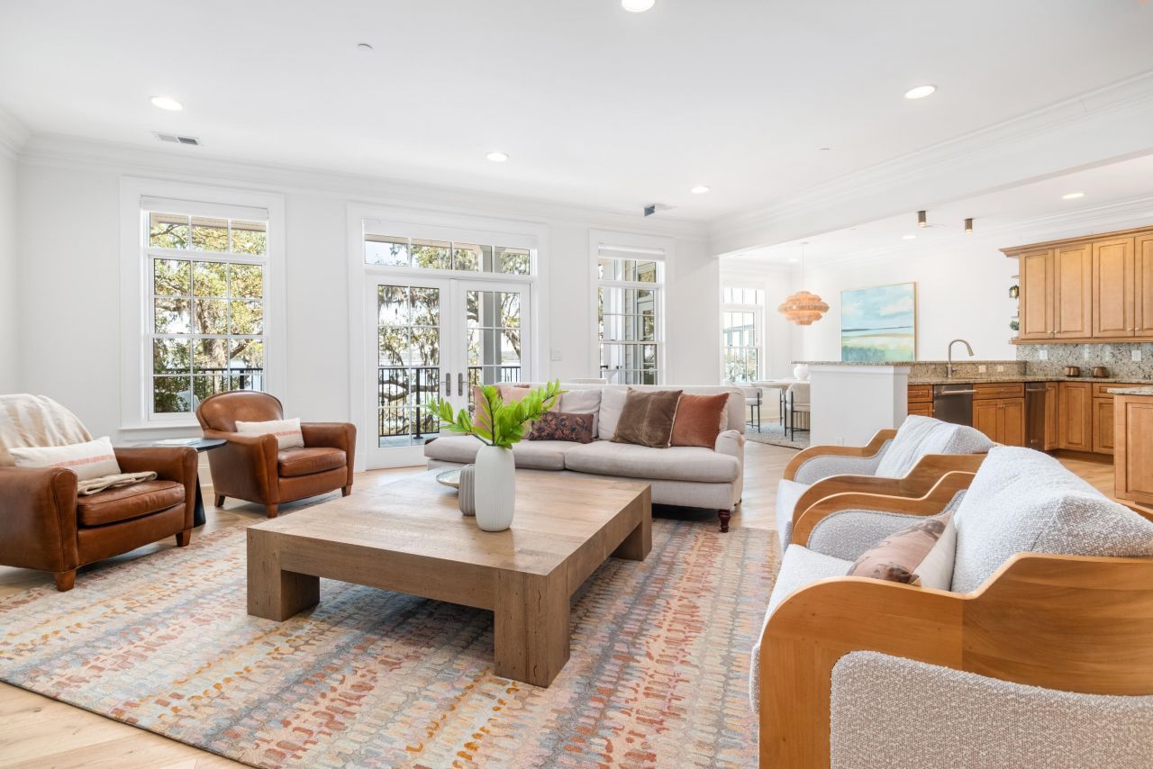 108 Fairbanks Oak Alley Photo 7