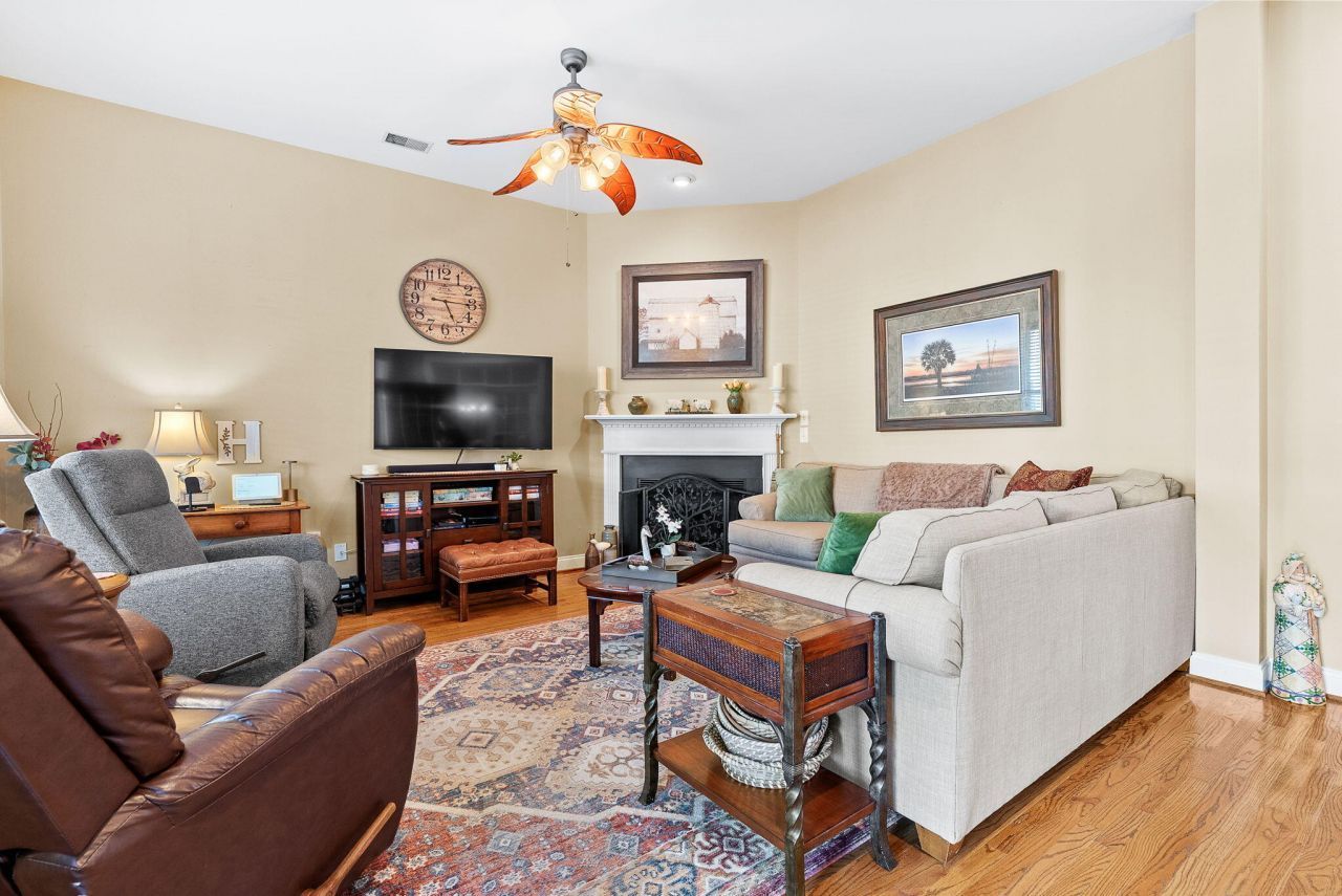 302 Hydrangea Street Photo 13