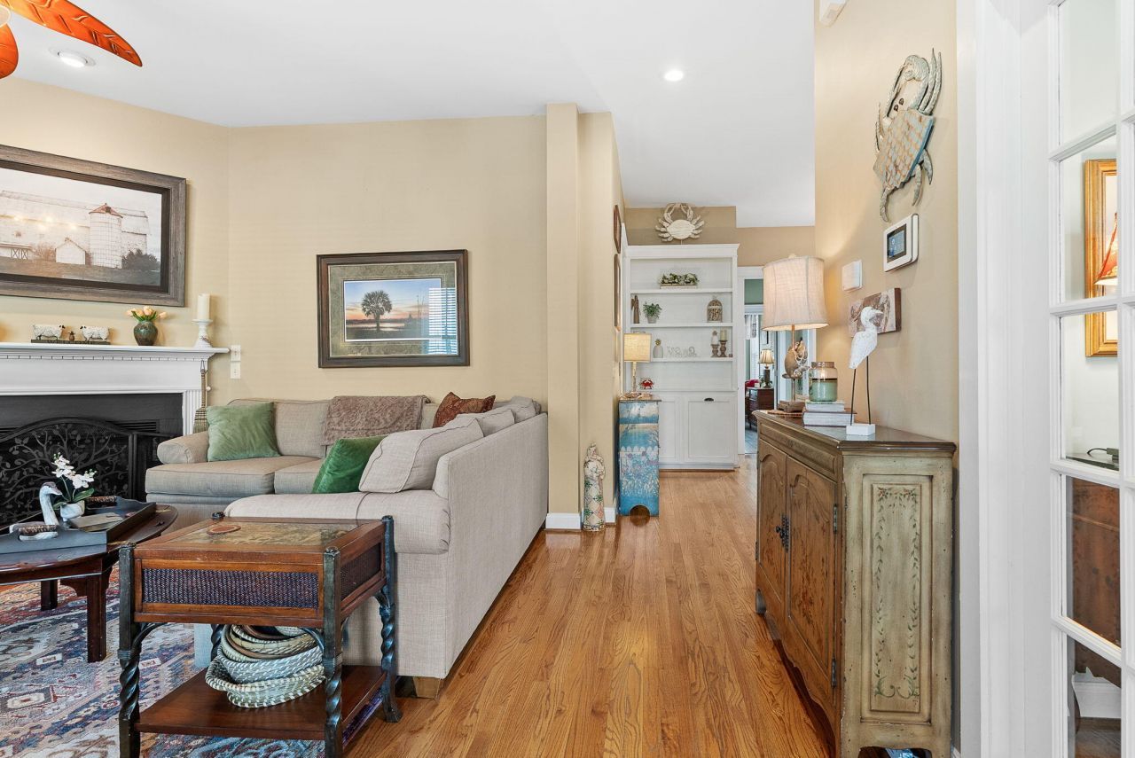 302 Hydrangea Street Photo 14