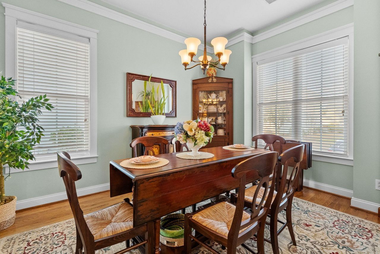 302 Hydrangea Street Photo 15