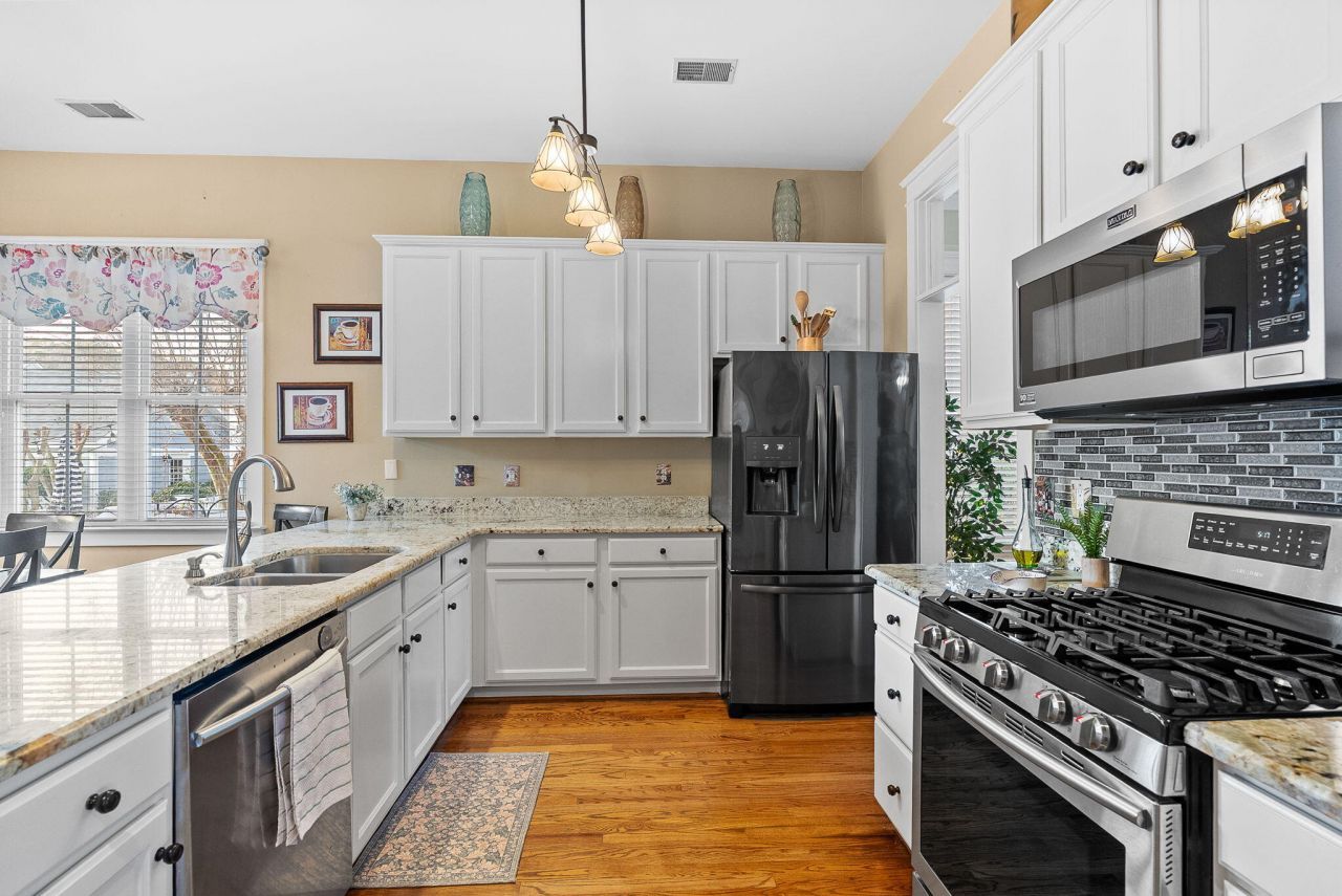 302 Hydrangea Street Photo 17