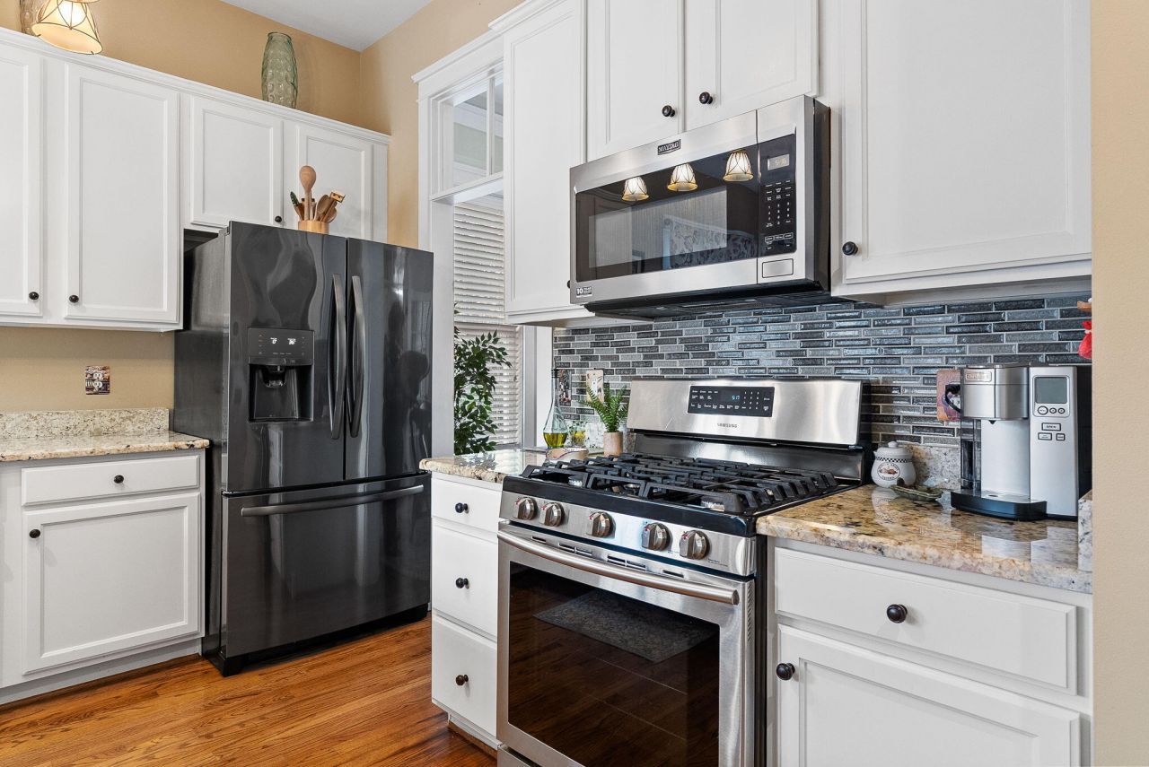 302 Hydrangea Street Photo 18