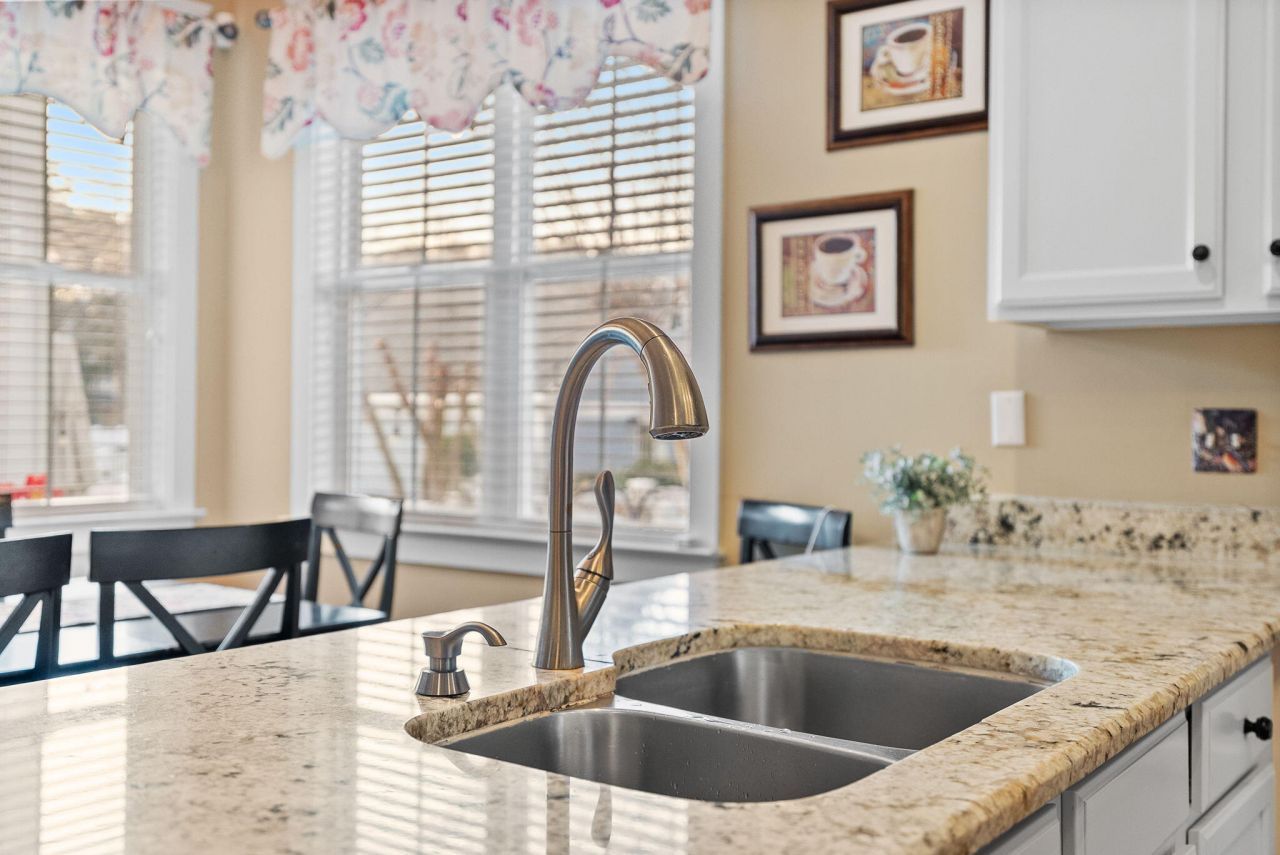 302 Hydrangea Street Photo 19