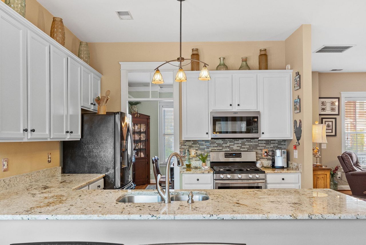 302 Hydrangea Street Photo 23