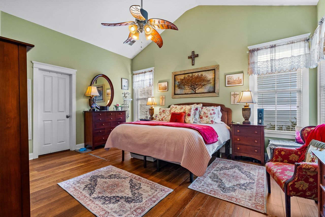 302 Hydrangea Street Photo 26