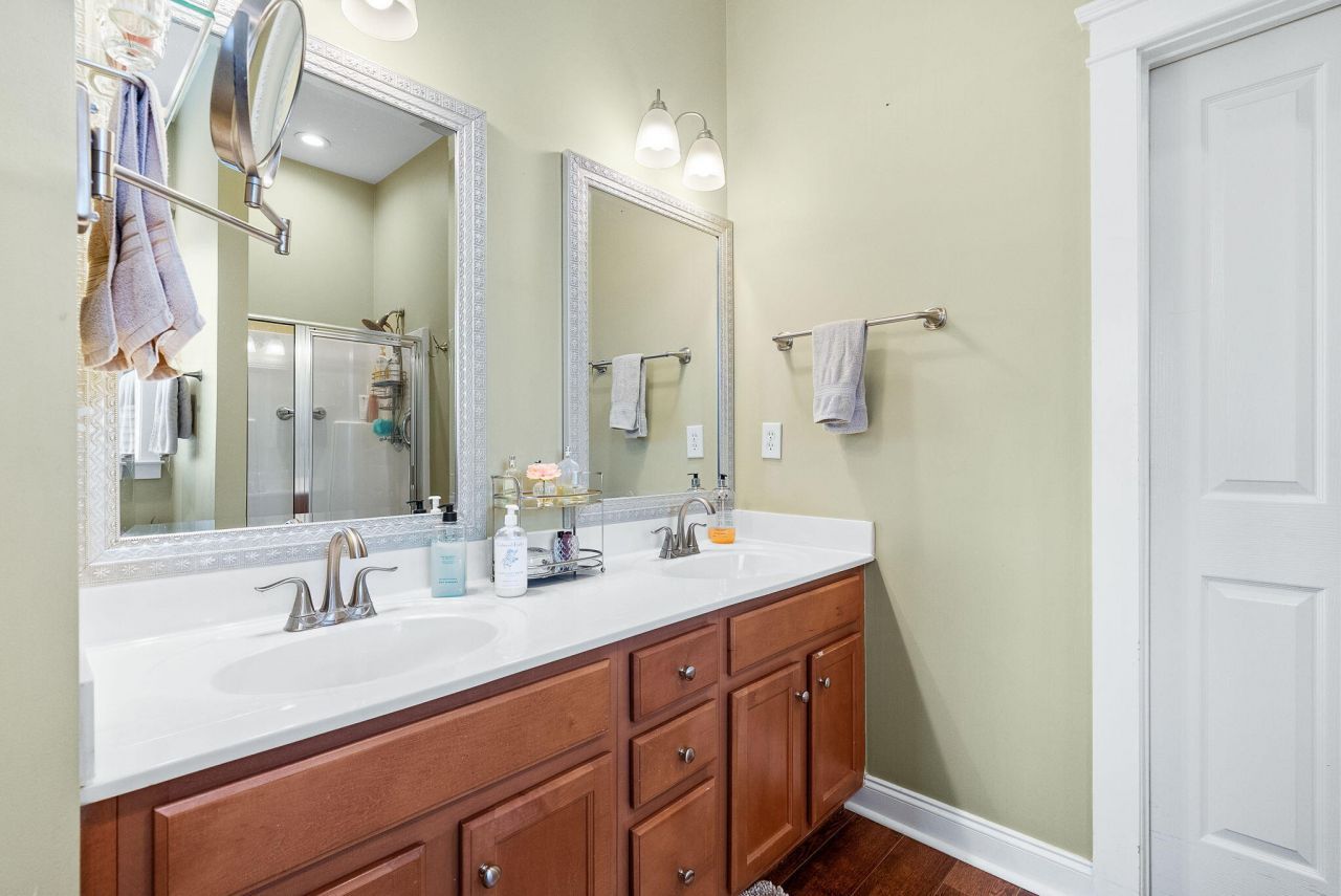 302 Hydrangea Street Photo 29