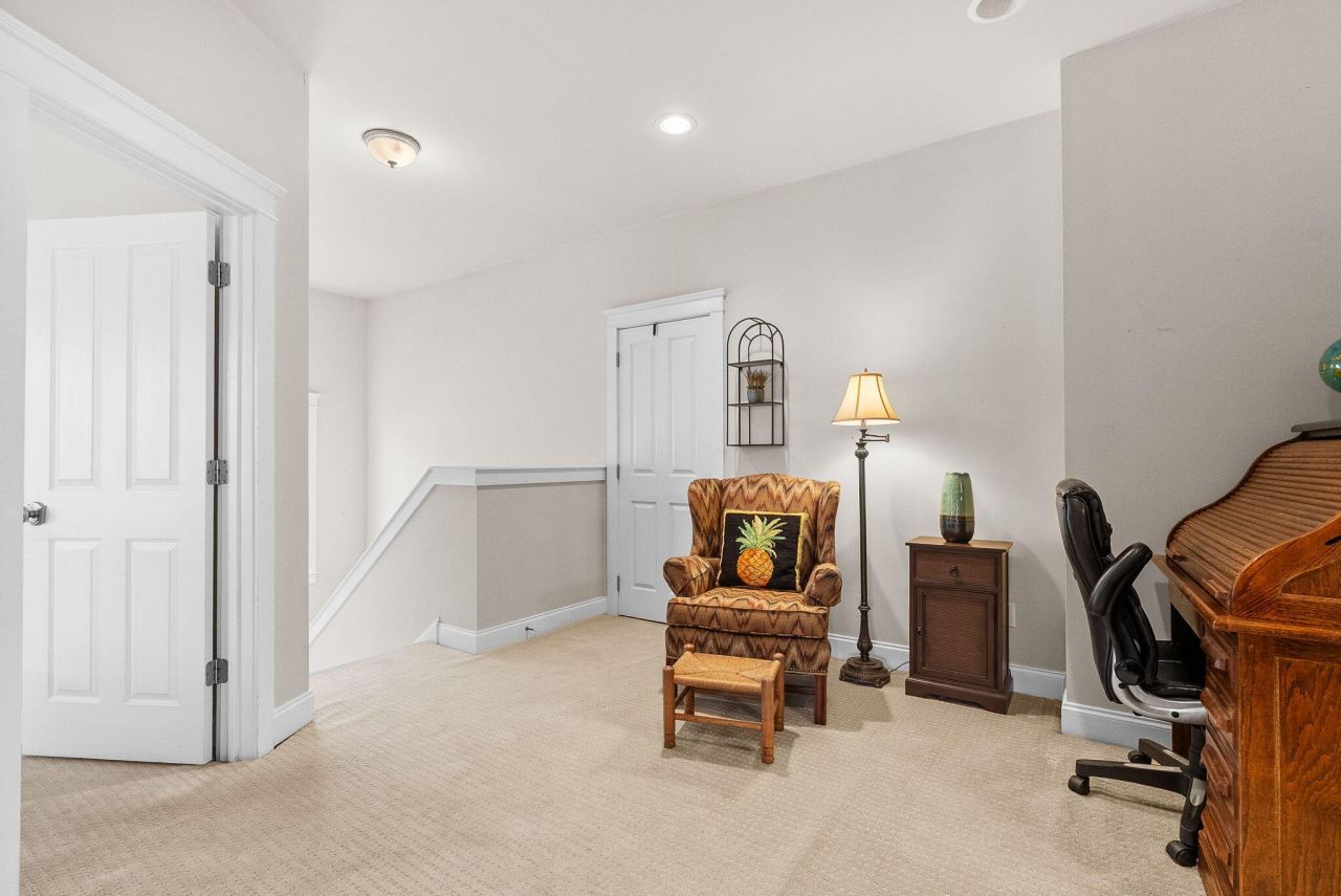 302 Hydrangea Street Photo 31