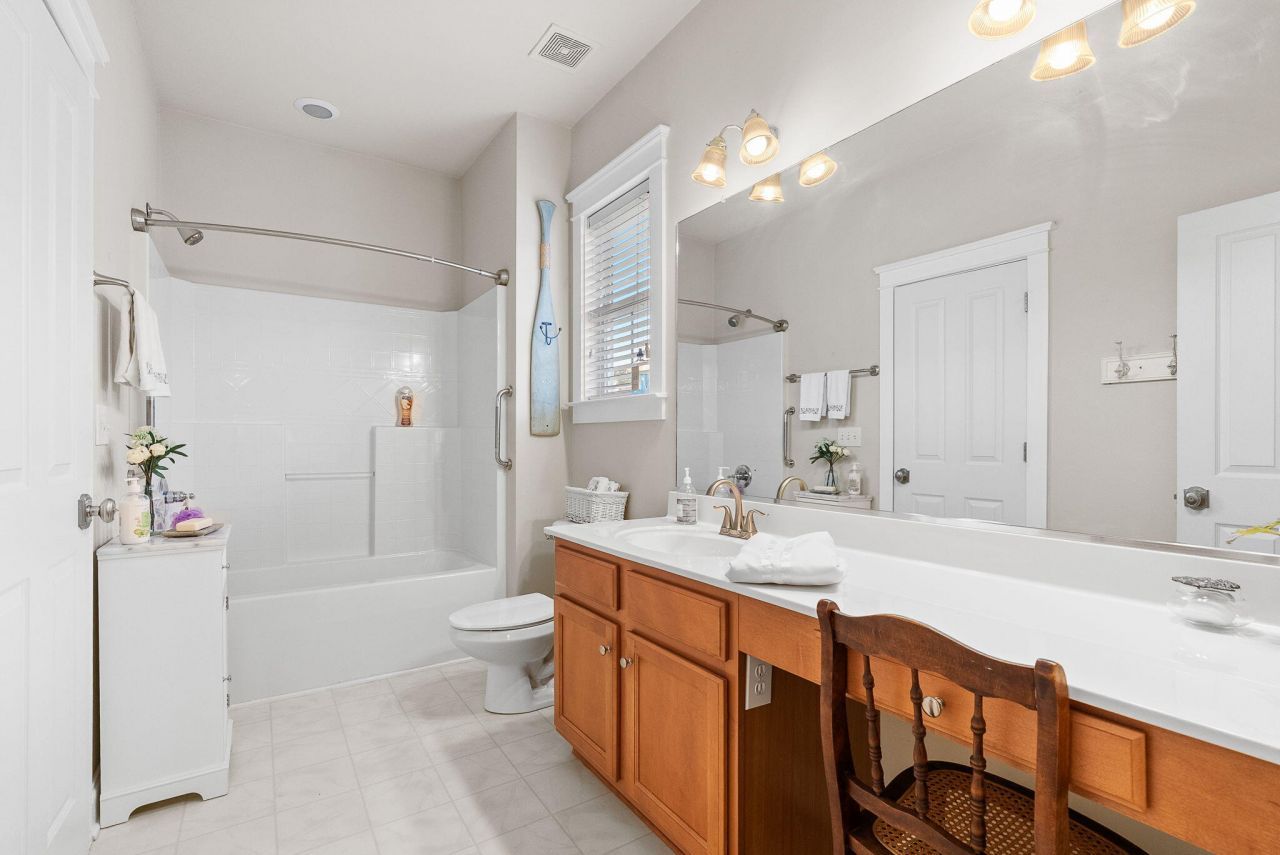 302 Hydrangea Street Photo 33