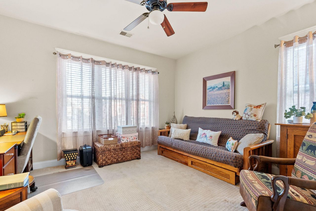 302 Hydrangea Street Photo 35