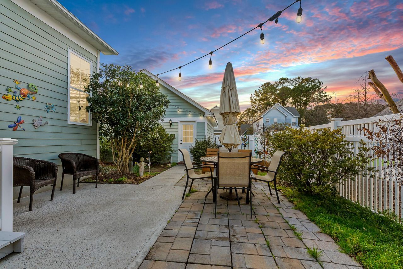 302 Hydrangea Street Photo 4