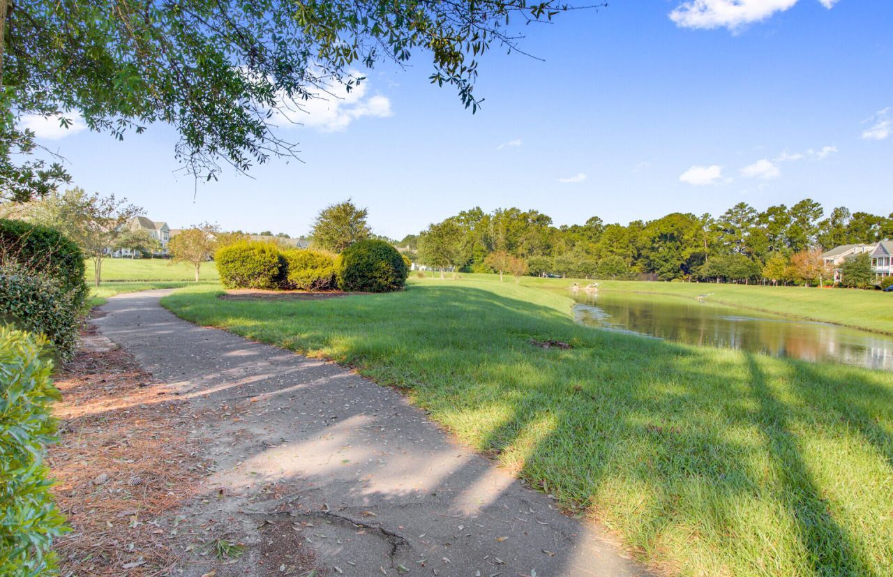 302 Hydrangea Street Photo 45