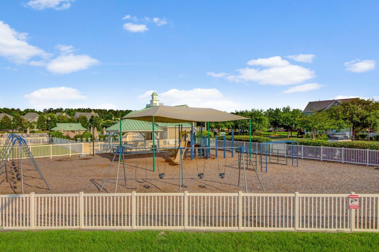 302 Hydrangea Street Photo 49