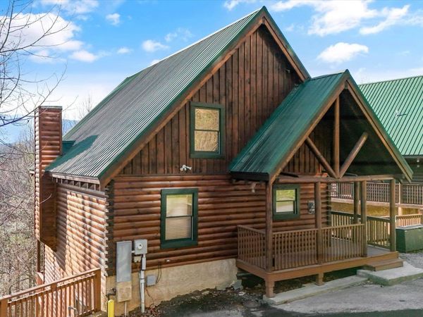 4449 Forest Vista Way, Pigeon Forge, TN 37863