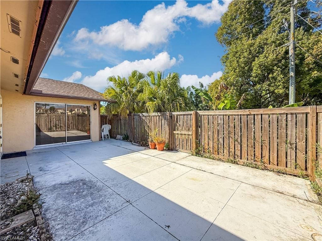 6302 Royal Woods Dr, Fort Myers, FL 33908 Photo