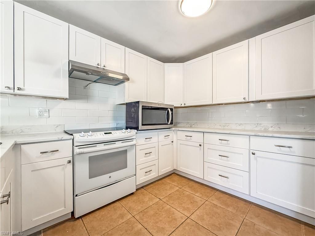 6302 Royal Woods Dr, Fort Myers, FL 33908 Photo