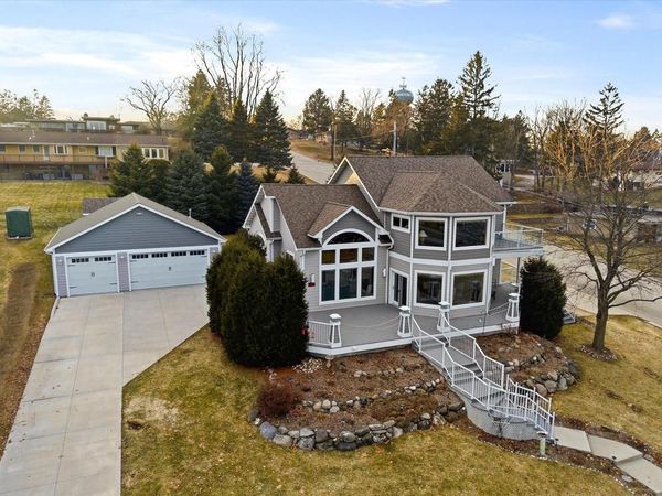 405 Lake DRIVE, Random Lake, WI 53075