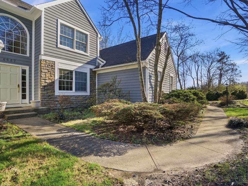 6637 Wyndwatch Drive, Cincinnati, OH 45230 Photo 3