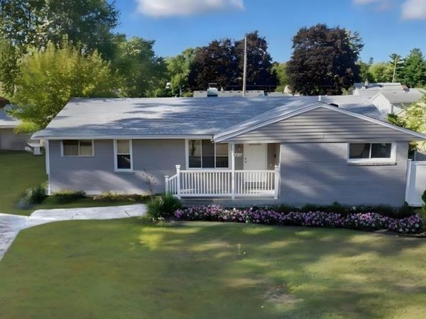 2075 Gulliver Drive, Troy, MI 48085