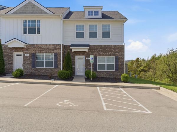 102 Dry Creek Commons Dr , Goodlettsville, TN 37072