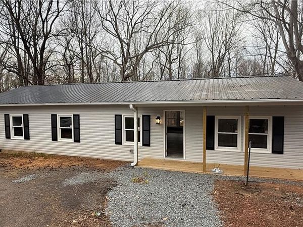 302 La Quinta Drive , Advance, NC 27006