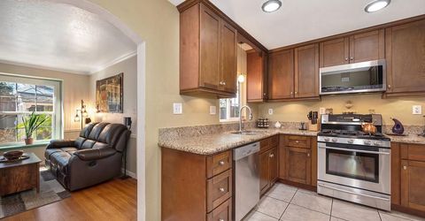 630 51st St, Sacramento, CA 95819 Photo