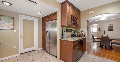 630 51st St, Sacramento, CA 95819 Photo