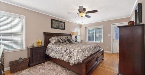 630 51st St, Sacramento, CA 95819 Photo