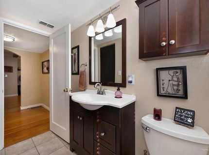 630 51st St, Sacramento, CA 95819 Photo