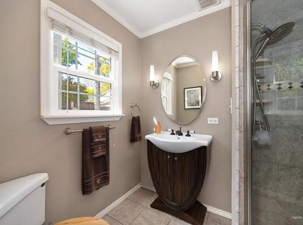 630 51st St, Sacramento, CA 95819 Photo