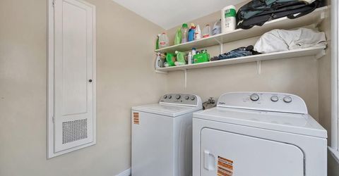 630 51st St, Sacramento, CA 95819 Photo