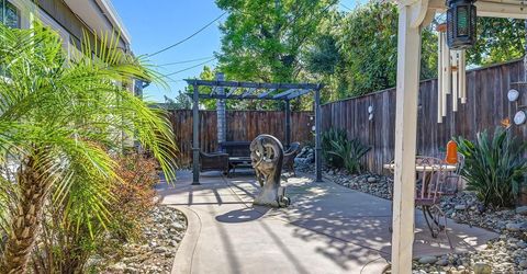 630 51st St, Sacramento, CA 95819 Photo