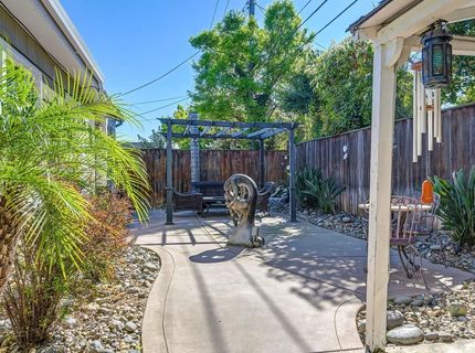 630 51st St, Sacramento, CA 95819 Photo