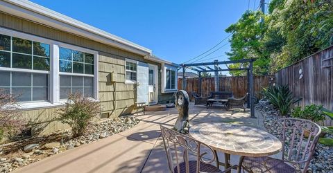 630 51st St, Sacramento, CA 95819 Photo
