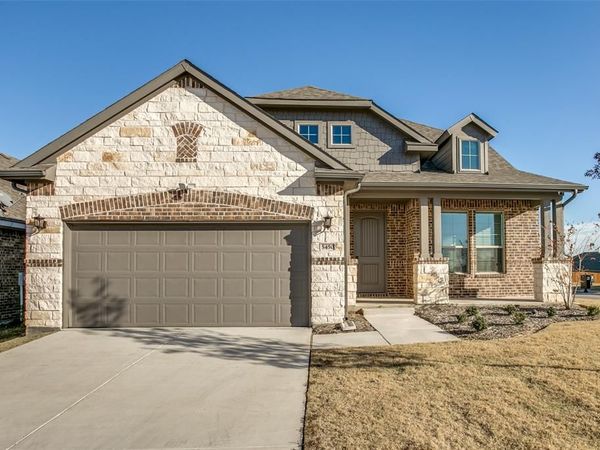 5450 Ridgeway Drive , Haltom City, TX 76137