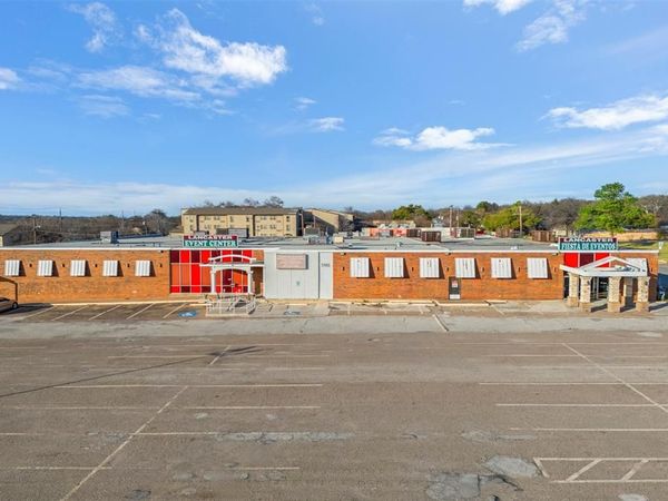 5601 E Lancaster Avenue , Fort Worth, TX 76112